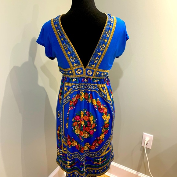 Cutsie ‘carrie bradshaw’ looking dress. Lots of vibrant colors - Picture 3 of 4